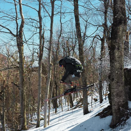 Matt Pidgeon skiing