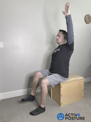Sitting cross-crawling, first side